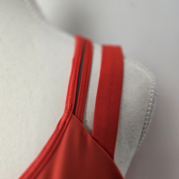 ✨ Lululemon Happy Strappy In Alarm Tank Top | Size 10 Extreme Activewear ✨ - Picture 3 of 6